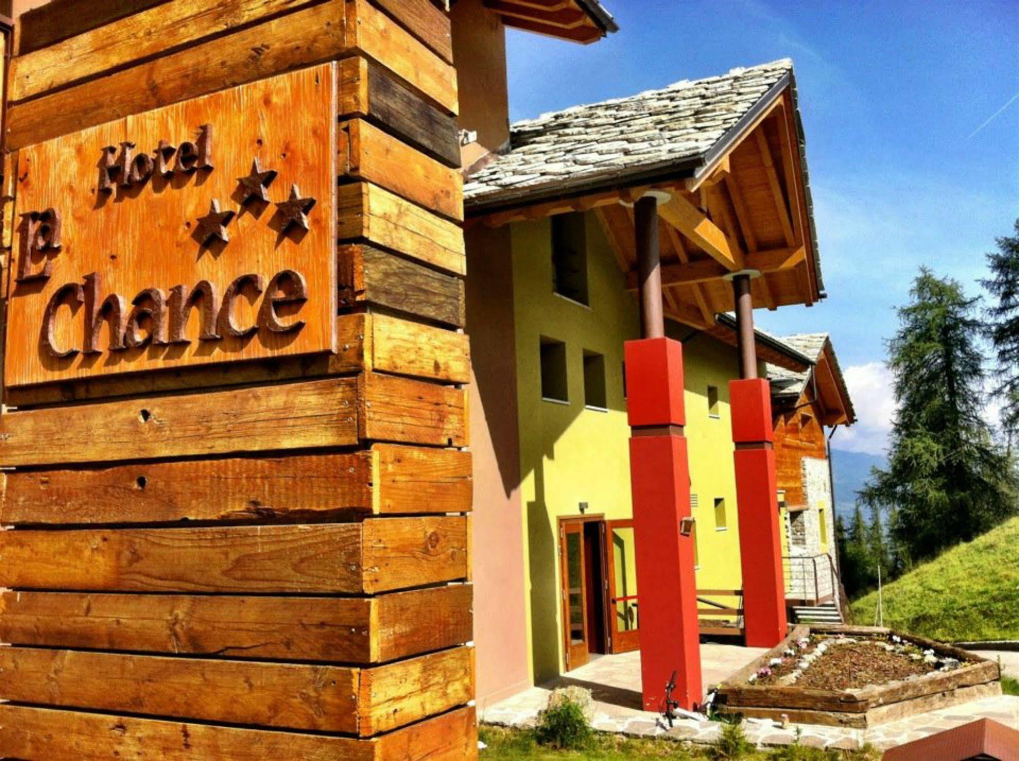 Hotel La Chance Pila  Extérieur photo